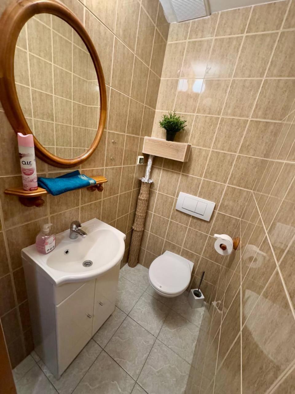 Vector Home Warschau Buitenkant foto