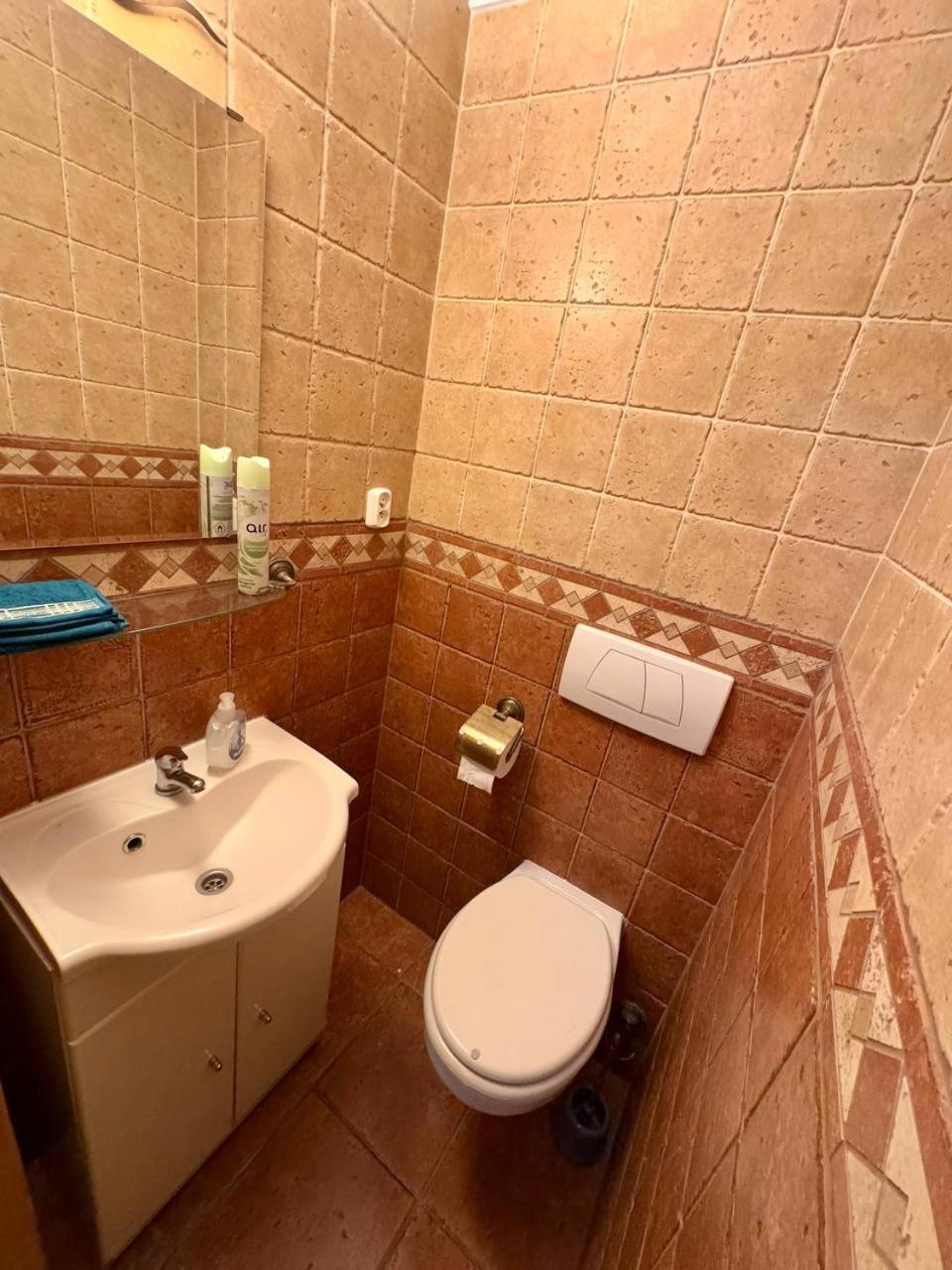Vector Home Warschau Buitenkant foto
