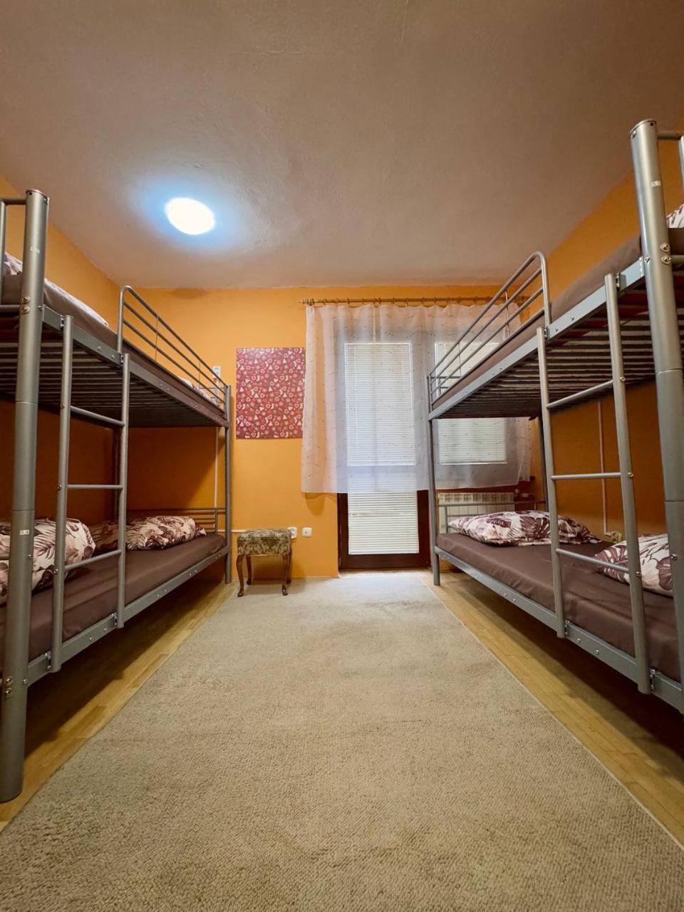 Vector Home Warschau Buitenkant foto