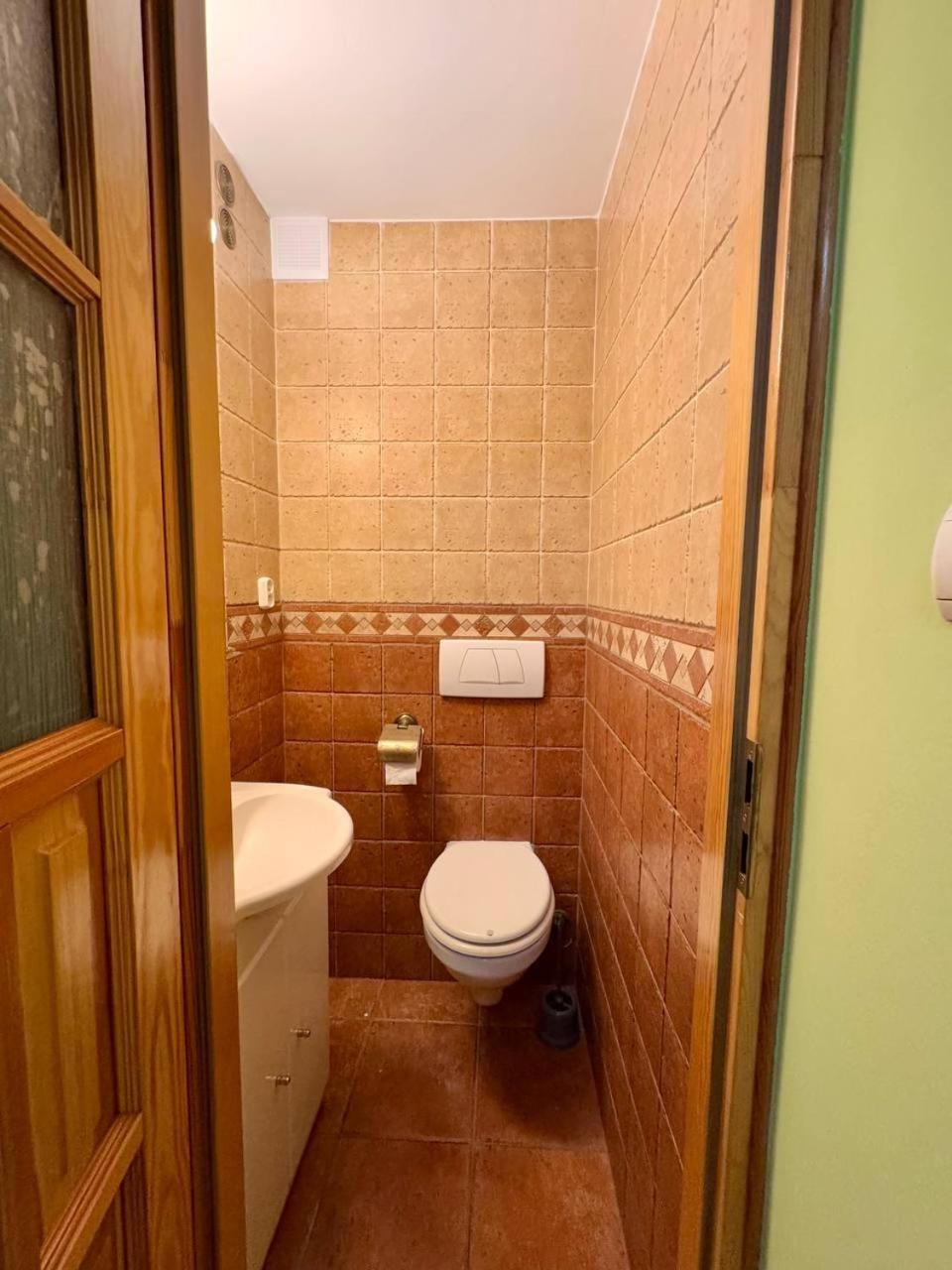Vector Home Warschau Buitenkant foto