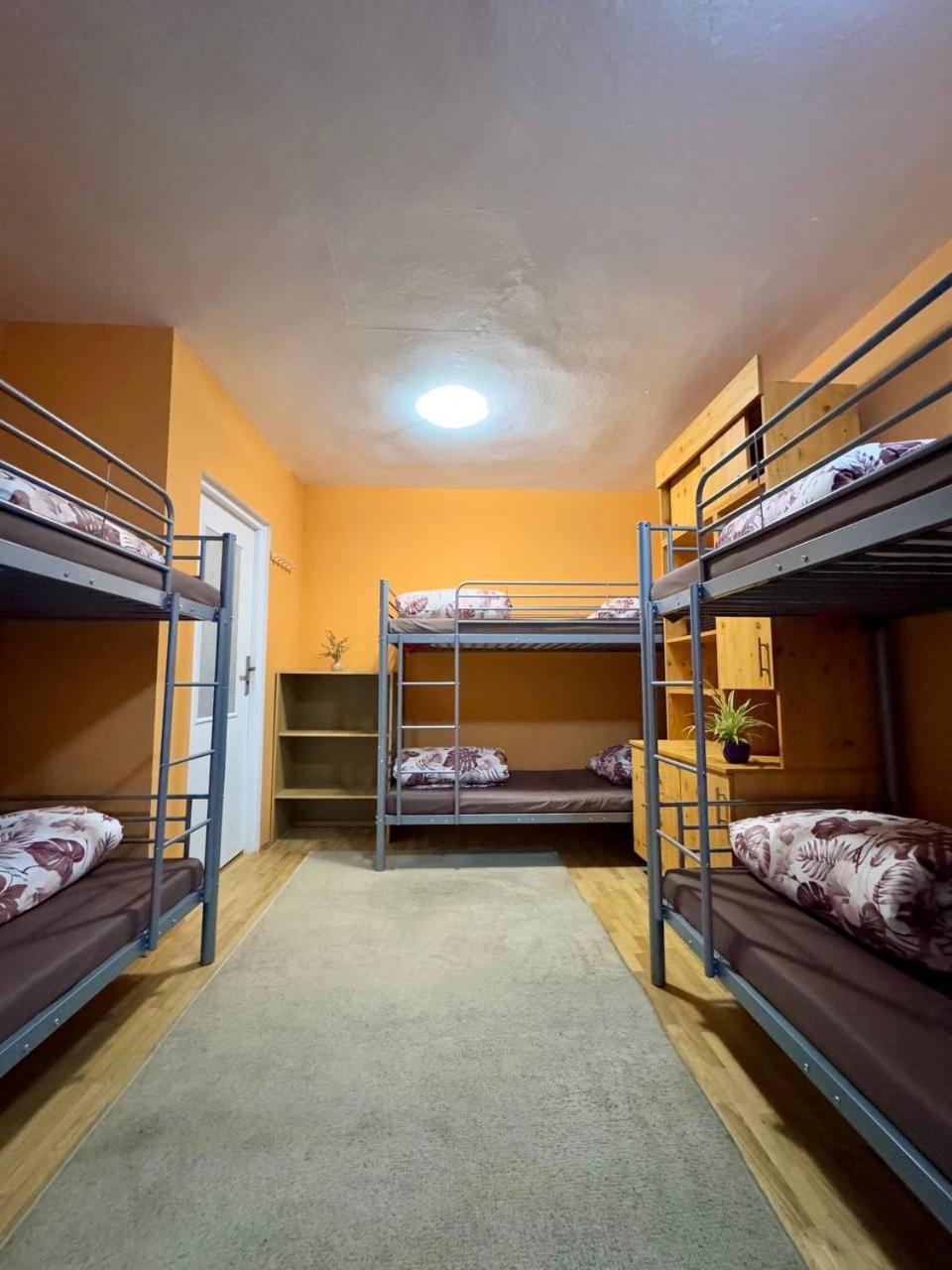 Vector Home Warschau Buitenkant foto