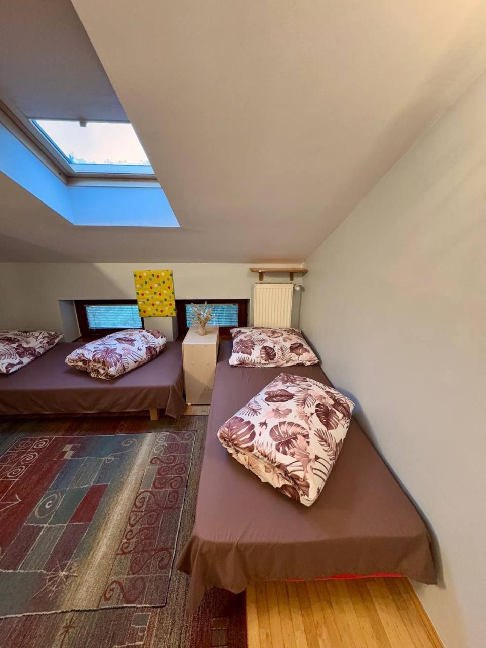 Vector Home Warschau Buitenkant foto