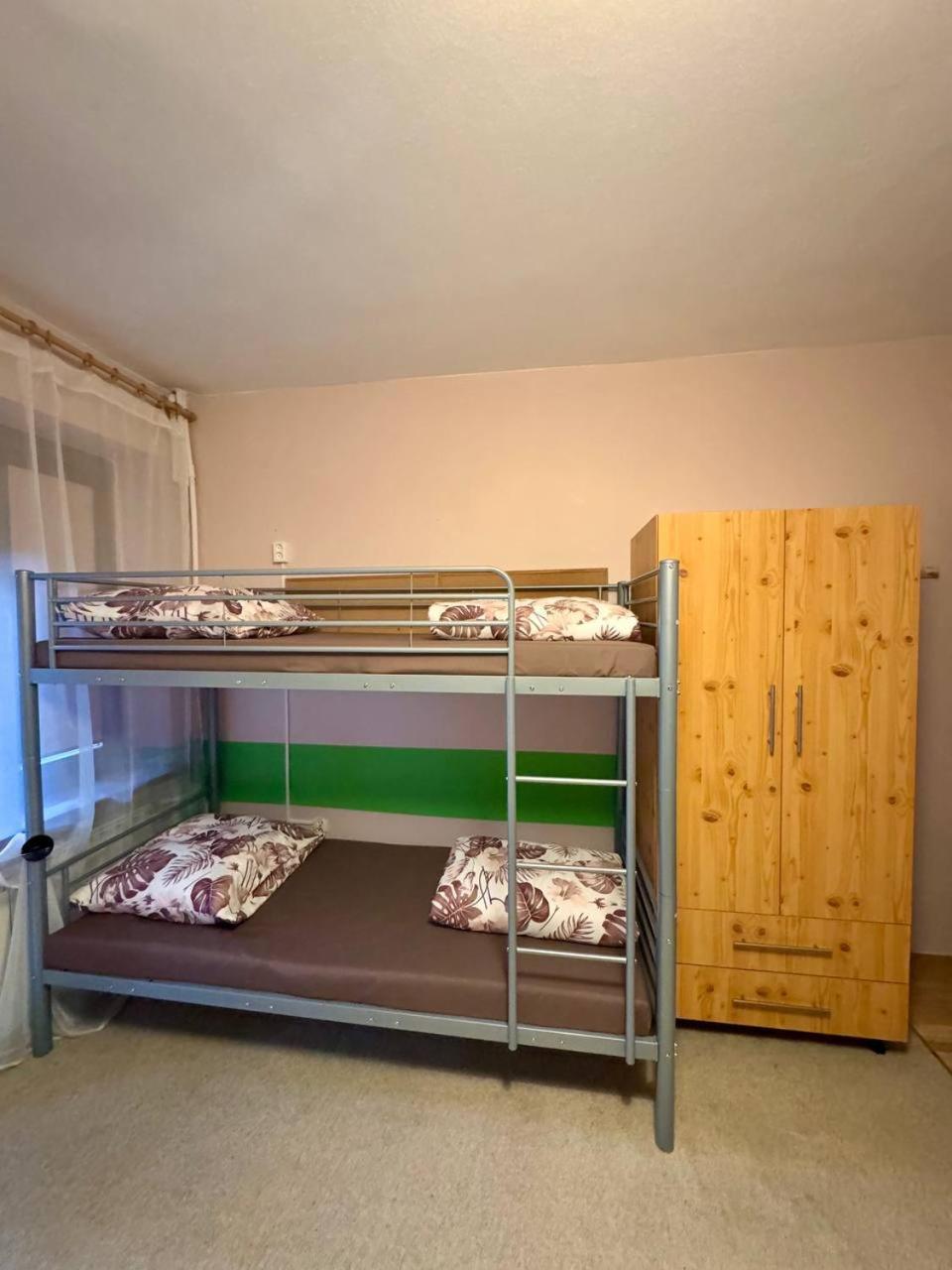 Vector Home Warschau Buitenkant foto