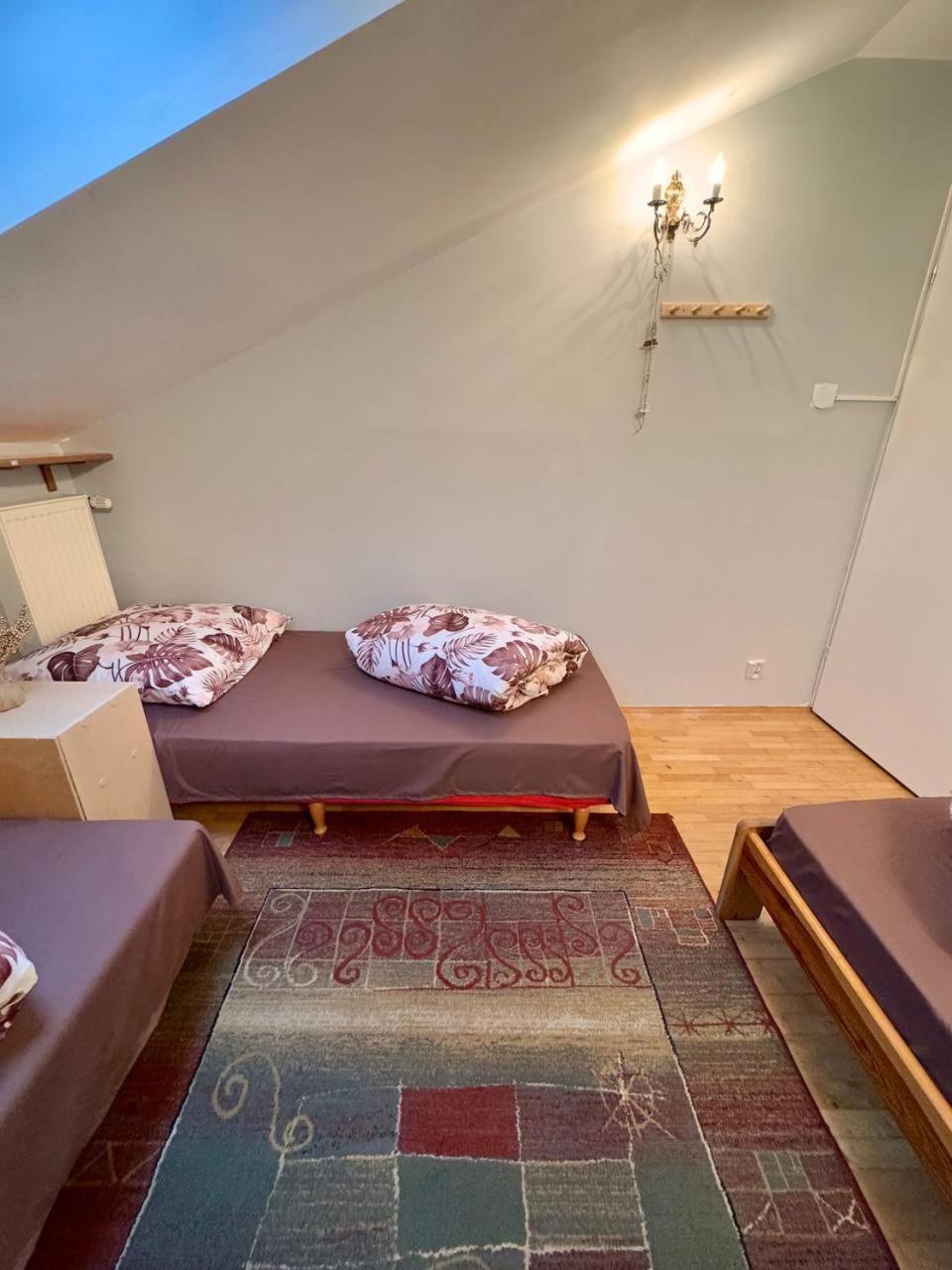 Vector Home Warschau Buitenkant foto